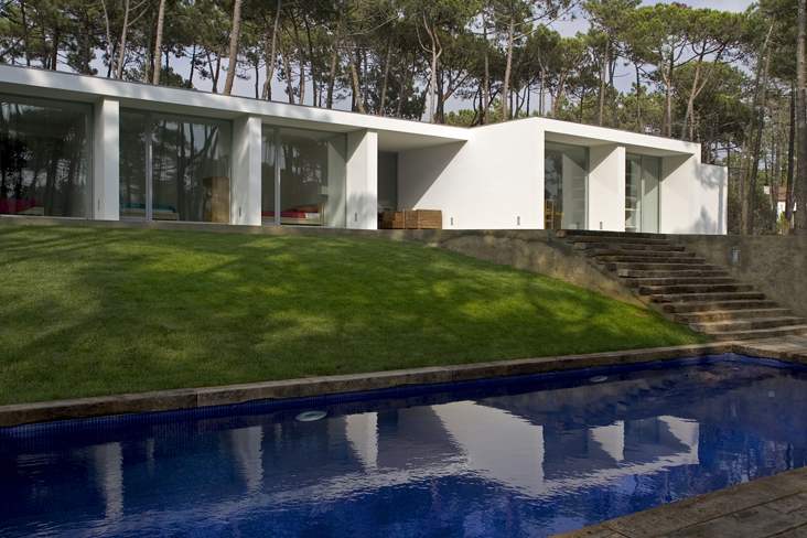 House in Colares / Frederico Valsassina Arquitectos