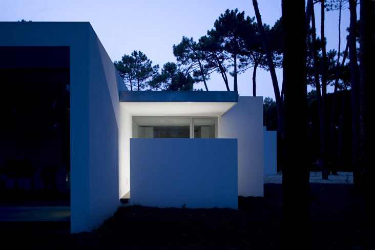House in Colares / Frederico Valsassina Arquitectos