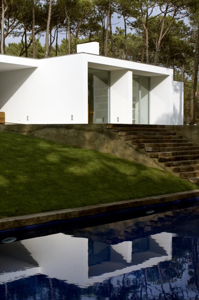 House in Colares / Frederico Valsassina Arquitectos