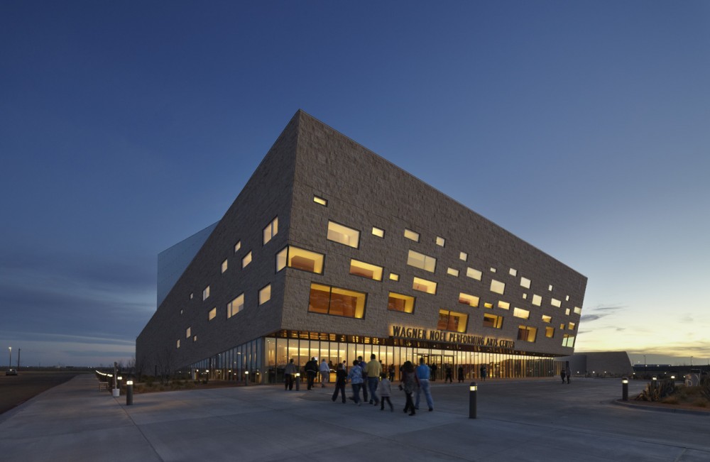 Wagner Noël Performing Arts Center / Boora Architects + Rhotenberry Wellen Architects
