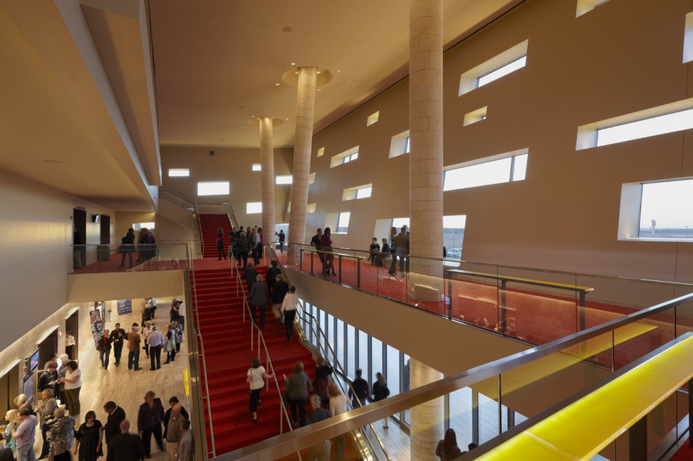 Wagner Noël Performing Arts Center / Boora Architects + Rhotenberry Wellen Architects