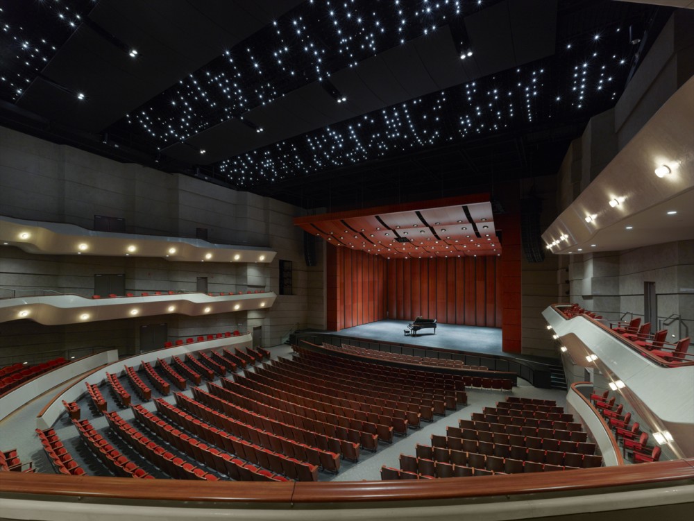 Wagner Noël Performing Arts Center / Boora Architects + Rhotenberry Wellen Architects