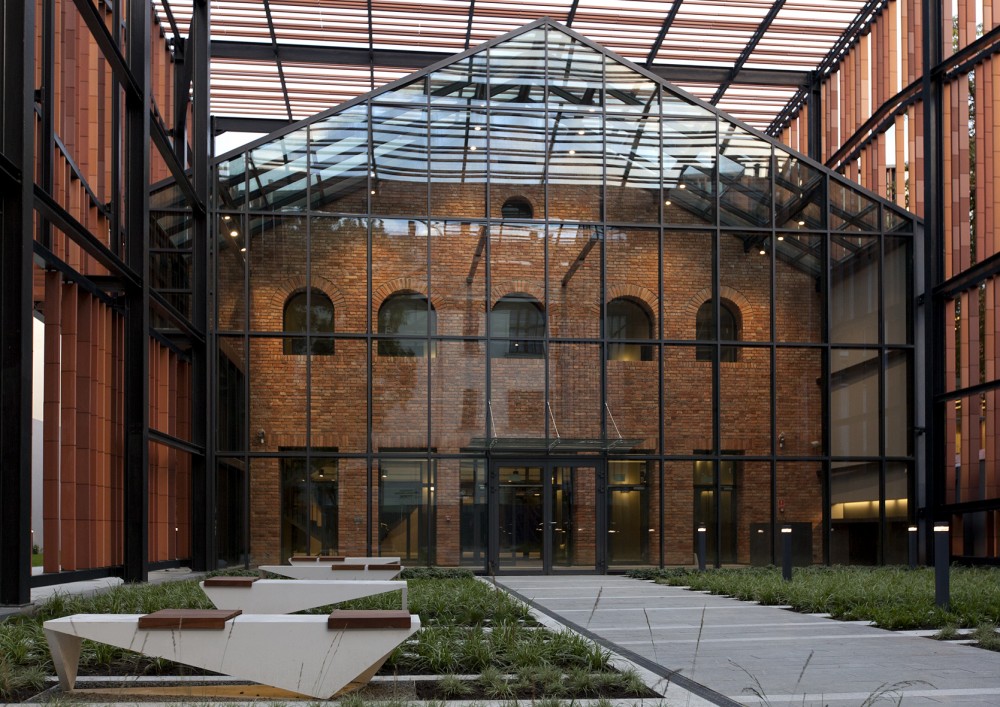 Małopolska Garden of Arts / Ingarden & Ewý Architects