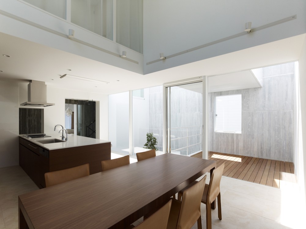 Takanawa House / Hiroyuki Ito + O.F.D.A.