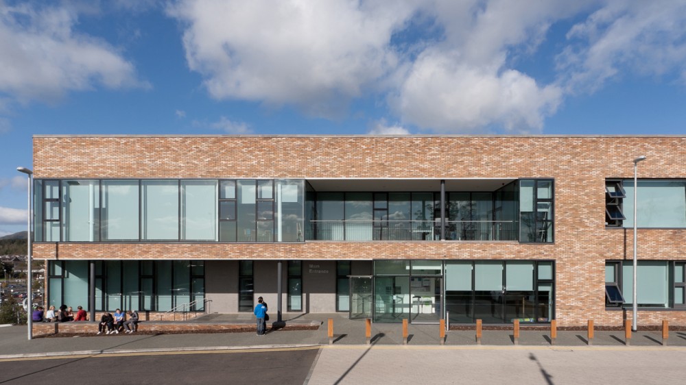 Forth Valley College / Reiach and Hall Architects