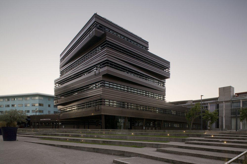 Hérouville-Saint-Clair Hotel / Platform Architectures