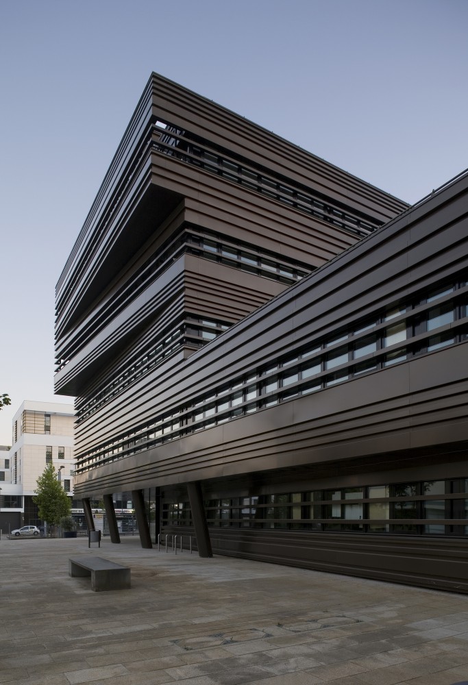 Hérouville-Saint-Clair Hotel / Platform Architectures