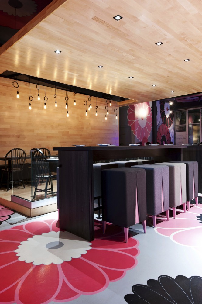 Bistro Japonais Kinoya / Jean De Lessard