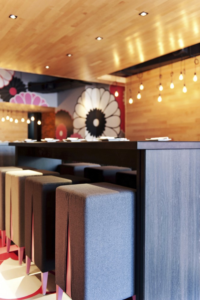 Bistro Japonais Kinoya / Jean De Lessard