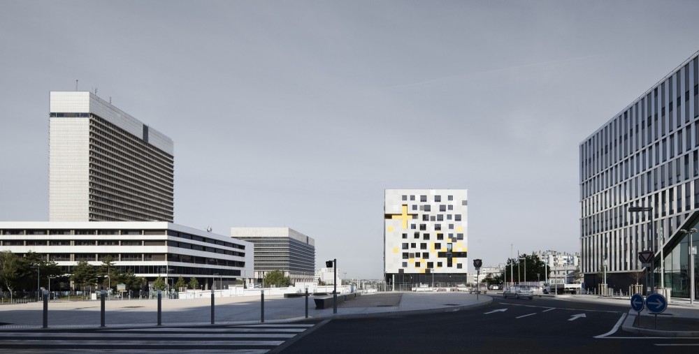 Apartment Blocks in Nanterre / X-TU
