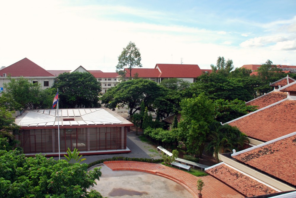 Friends Center at Angkor Hospital for Children / COOKFOX