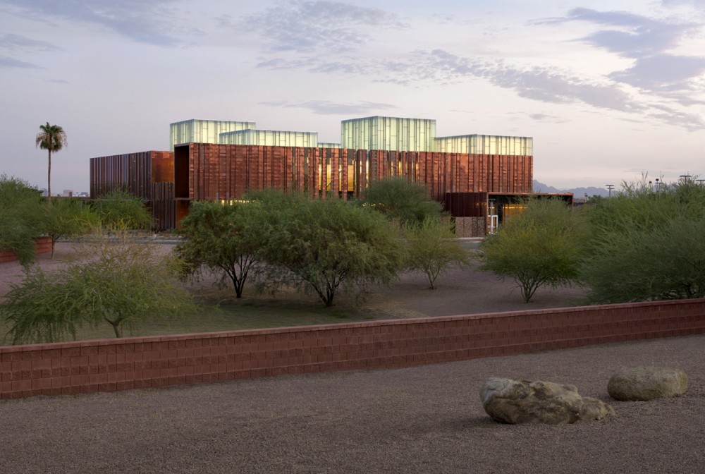South Mountain Community Library / Richärd+Bauer