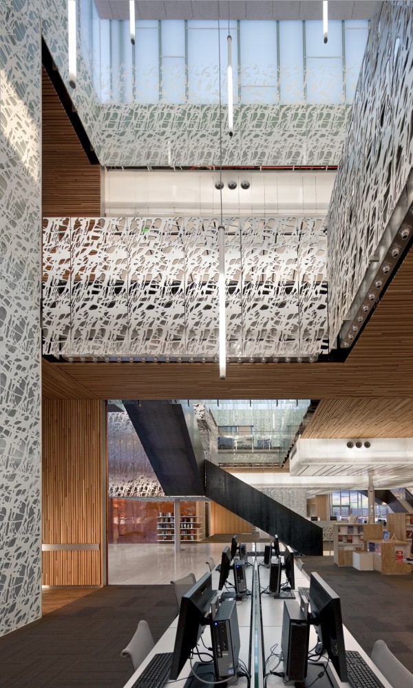 South Mountain Community Library / Richärd+Bauer