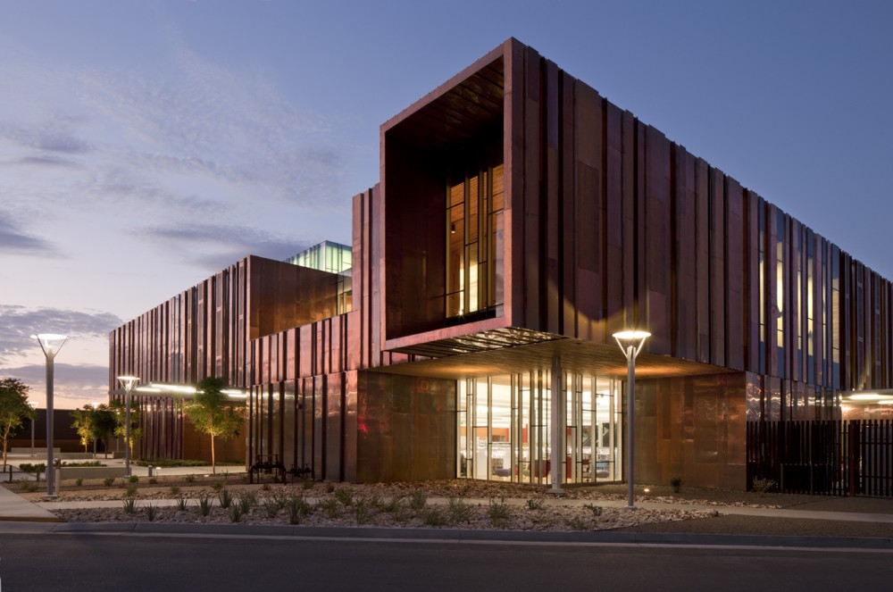 South Mountain Community Library / Richärd+Bauer
