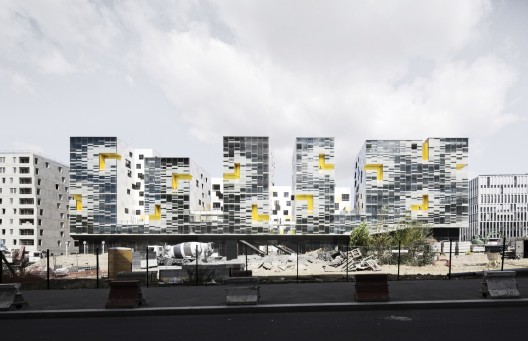 Apartment Blocks in Nanterre : X-TU