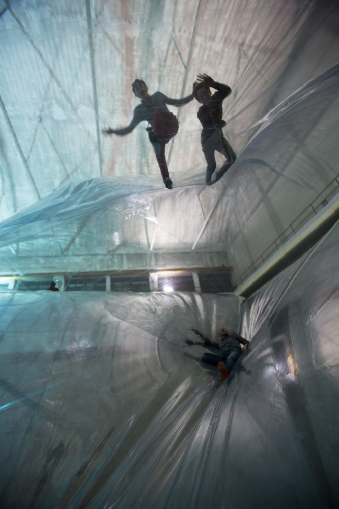 ‘On Space Time Foam’ Exhibition / Studio Tomas Saraceno