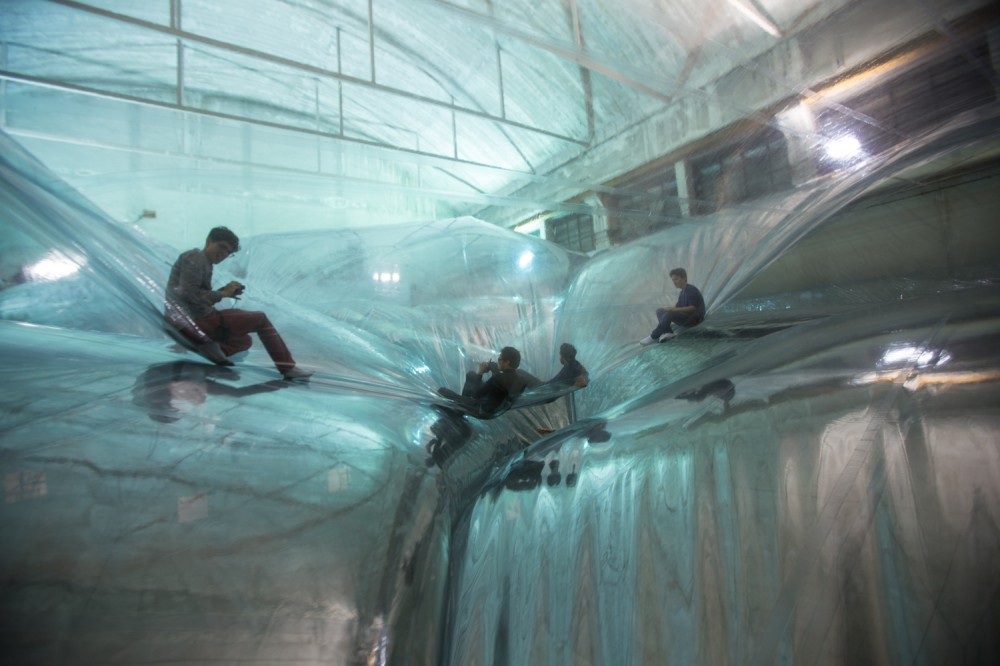 ‘On Space Time Foam’ Exhibition / Studio Tomas Saraceno
