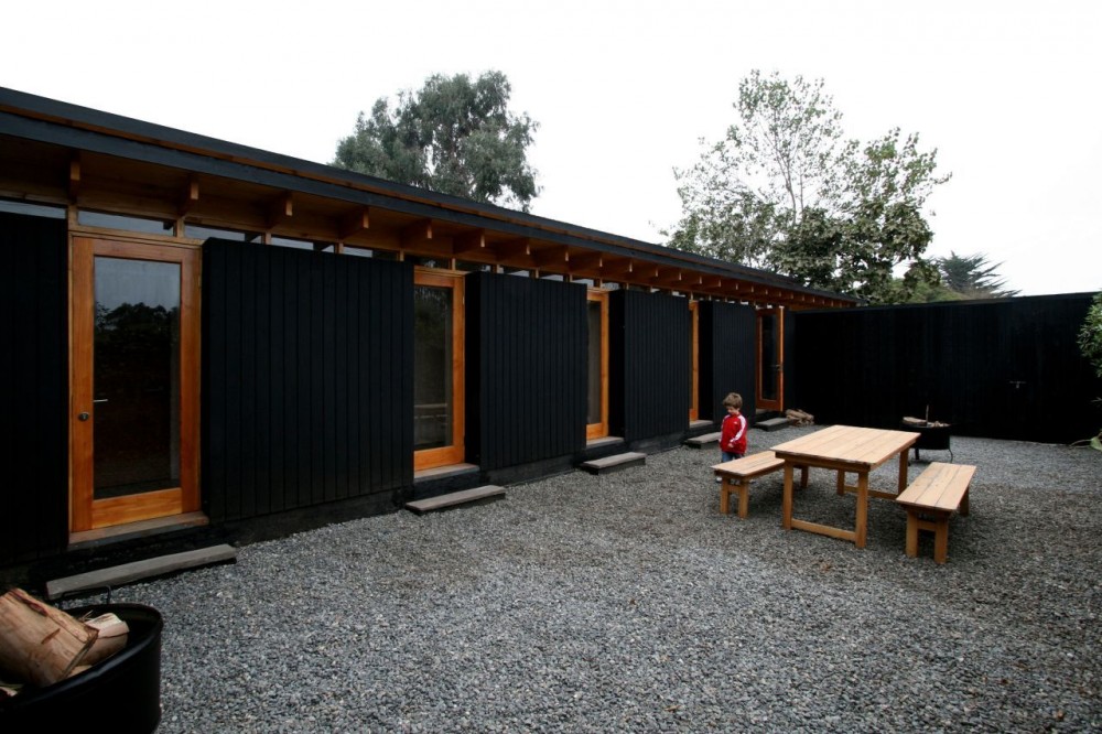 Enlargement of Los Alamos House / Rodrigo Piwonka Ariztía + Juan Luis Martínez Nahuel