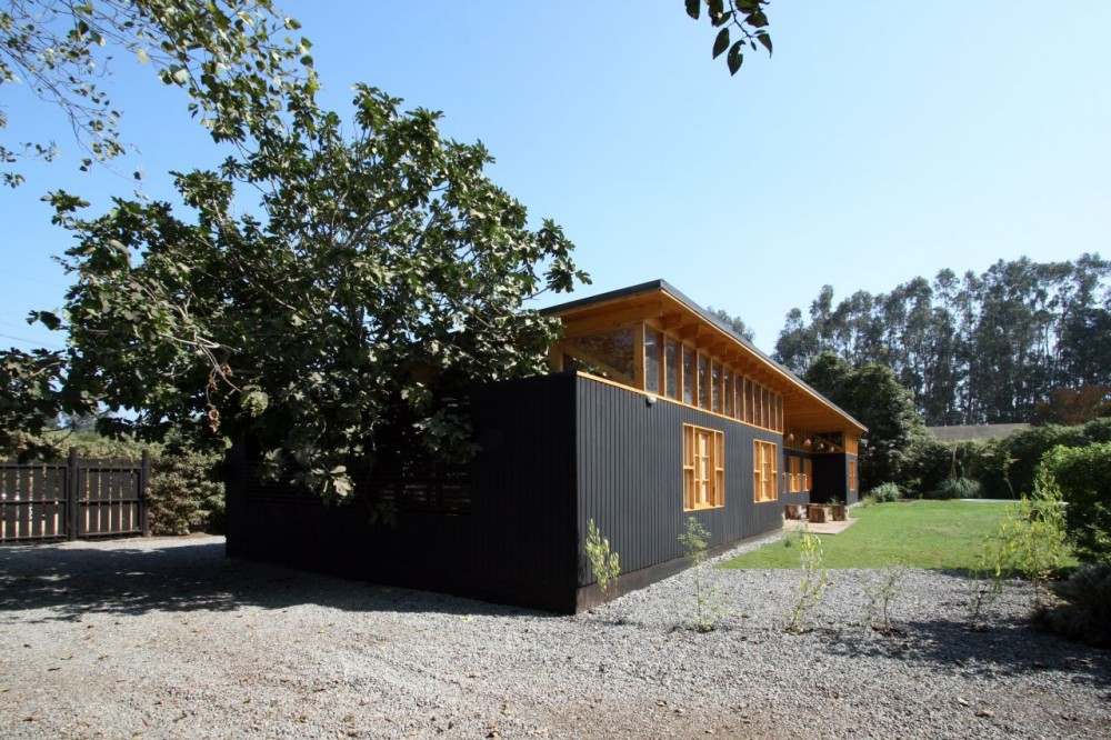 Enlargement of Los Alamos House / Rodrigo Piwonka Ariztía + Juan Luis Martínez Nahuel