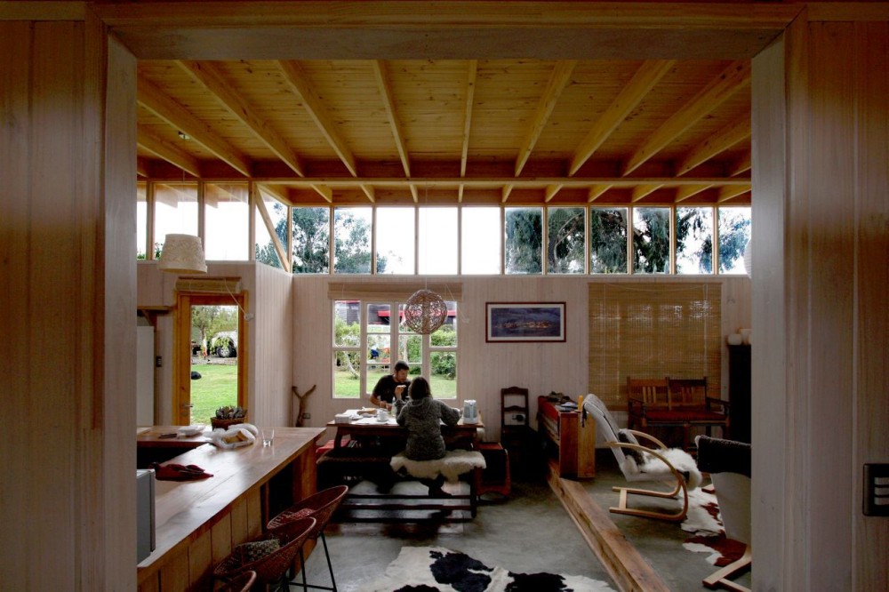 Enlargement of Los Alamos House / Rodrigo Piwonka Ariztía + Juan Luis Martínez Nahuel