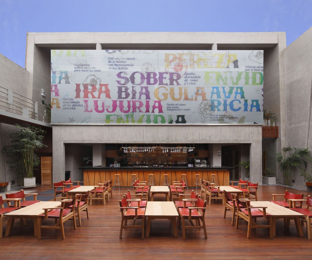 Pescados Capitales Restaurant / GonzalezMoix