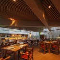 Pescados Capitales Restaurant  / GonzalezMoix © Juan Solano