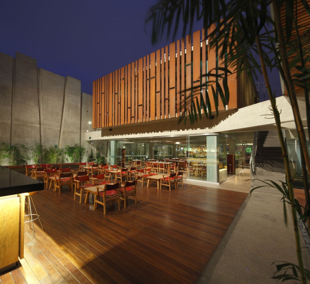 Pescados Capitales Restaurant / GonzalezMoix