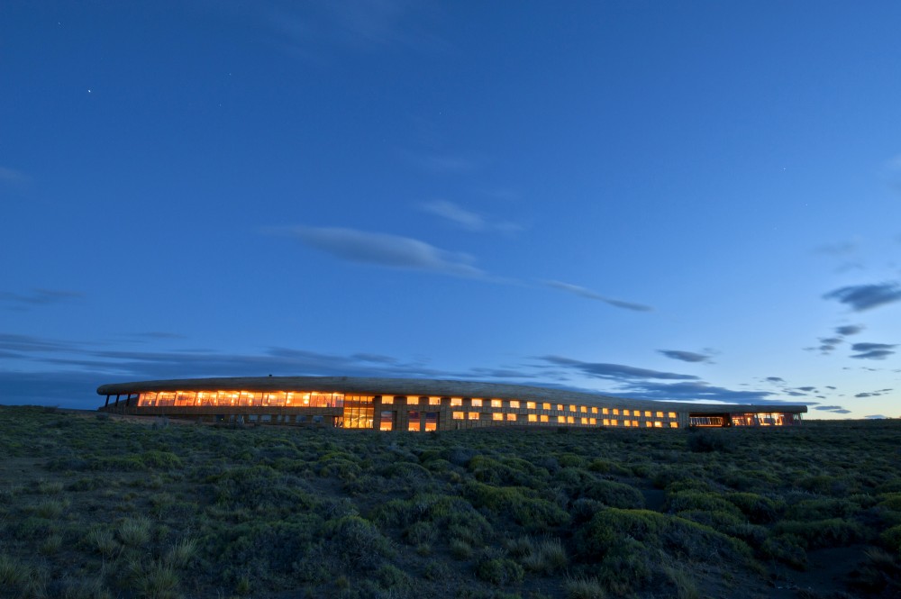 Hotel Tierra Patagonia / Cazu Zegers Arquitectura