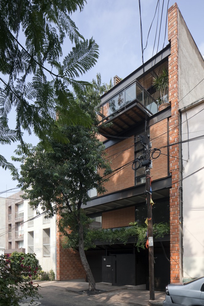 Ucello / Nicolás Vásquez