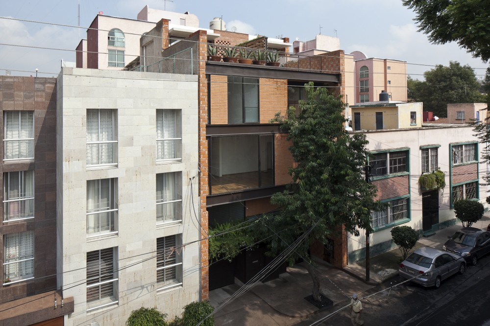 Ucello / Nicolás Vásquez