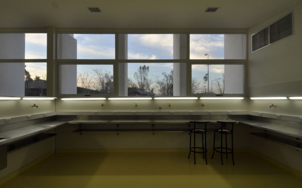 Laboratory Building – Ramón Carrillo / Moscato Schere Todo Terreno + MS + DPF UNLa