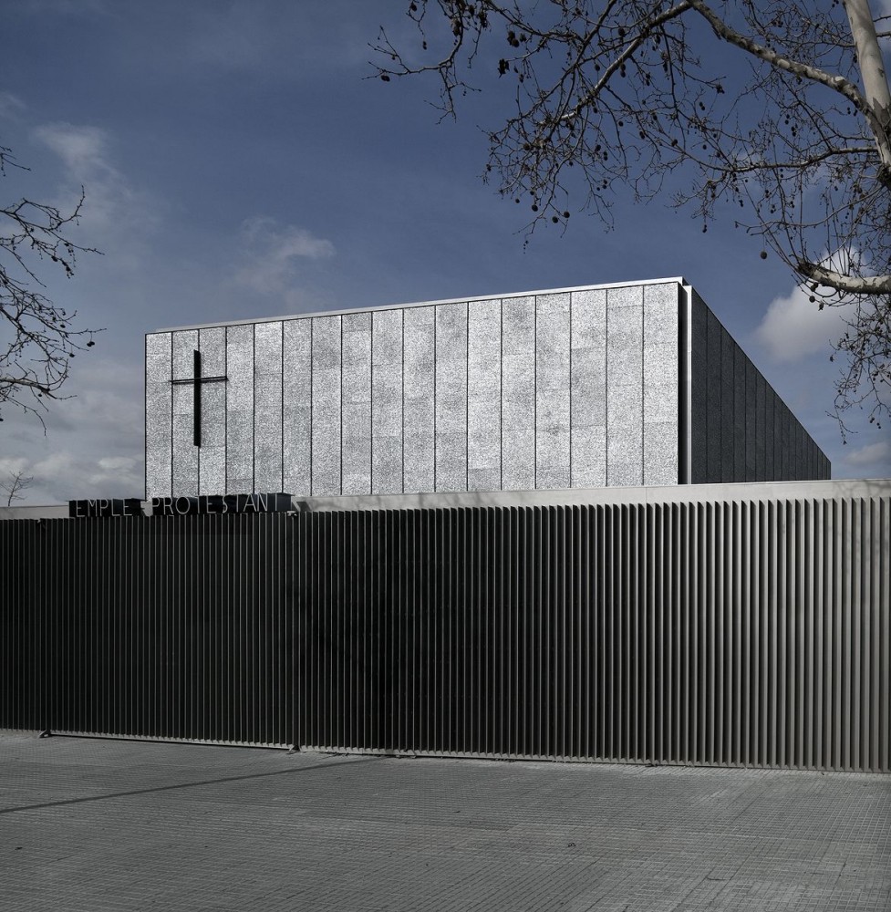 Evangelical Temple in Terrassa / OAB
