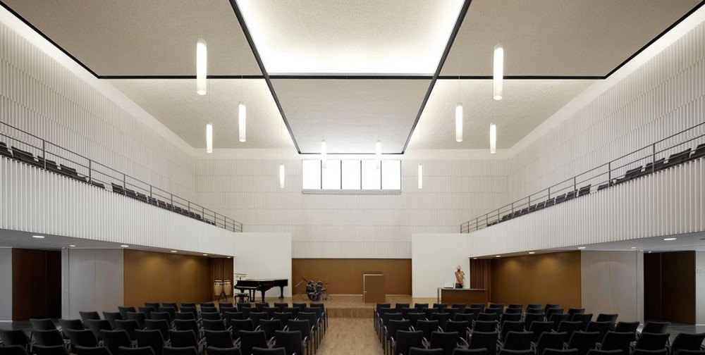Evangelical Temple in Terrassa / OAB