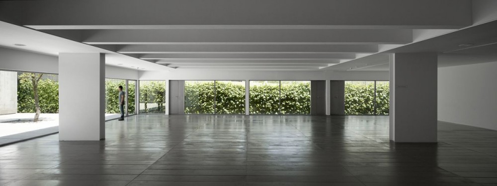 Evangelical Temple in Terrassa / OAB