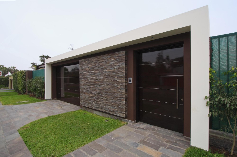 Casuarinas House / Metropolis
