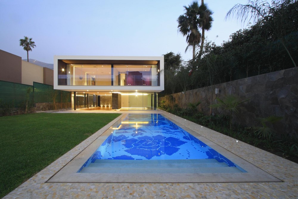 Casuarinas House / Metropolis