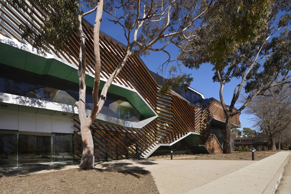 Biosciences Research Building / Lyons