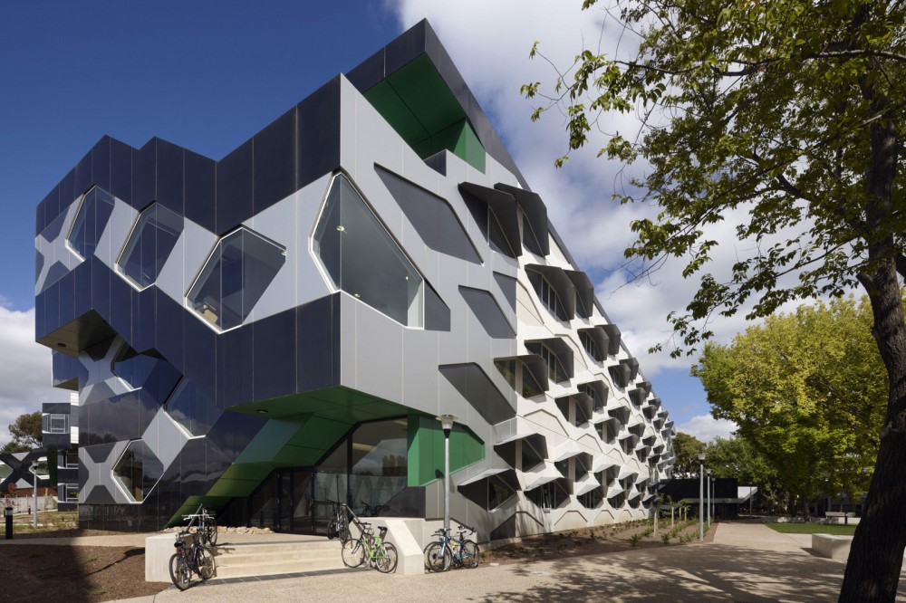 Biosciences Research Building / Lyons