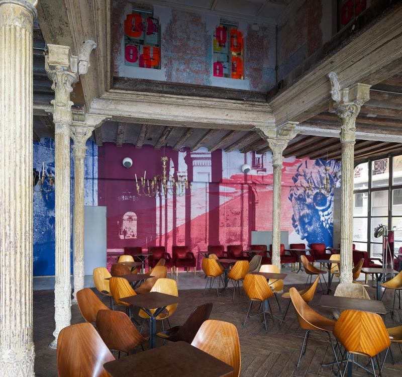 Ocaña Bar and Club in Barcelona / Ocaña