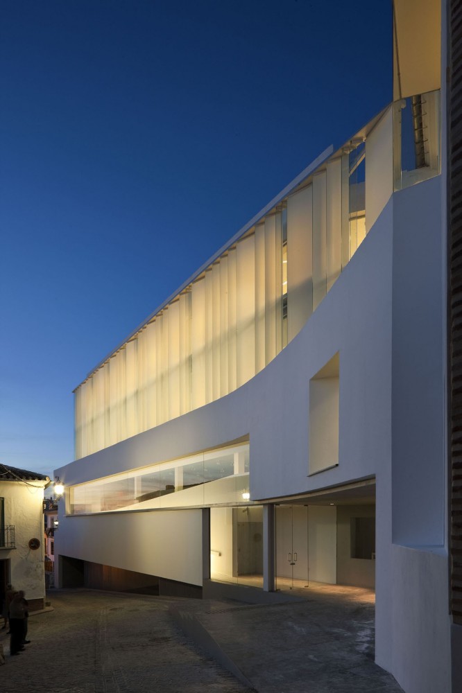 Cultural Centre and the New City Hall / Ramón Fernández-Alonso y Asociados