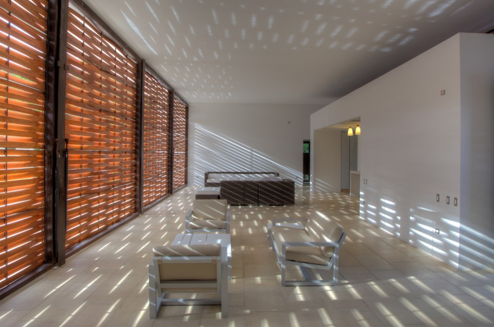House 60 / De La Carrera – Cavanzo Arquitectura