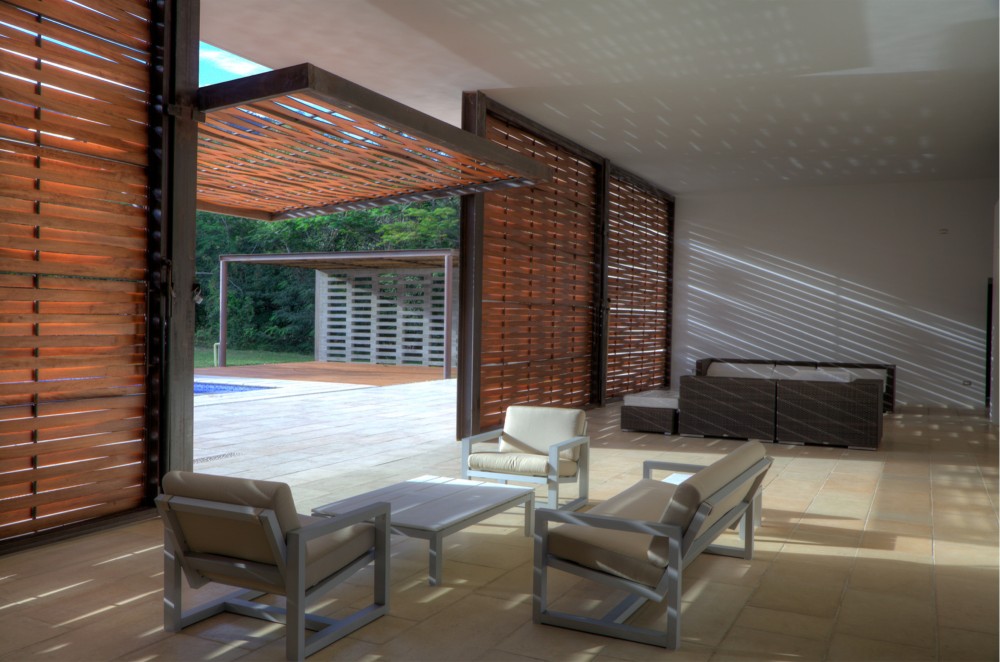House 60 / De La Carrera – Cavanzo Arquitectura