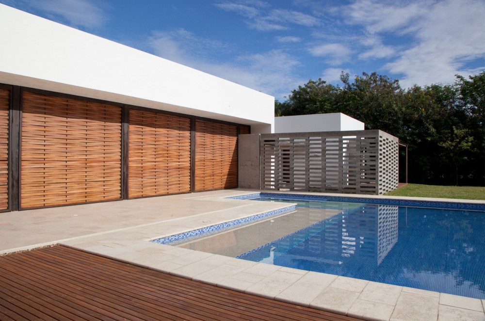 House 60 / De La Carrera – Cavanzo Arquitectura