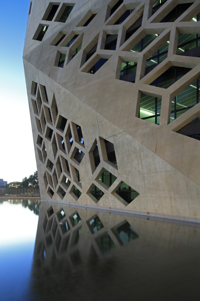 Bicentennial Civic Center / Lucio Morini + GGMPU Arquitectos