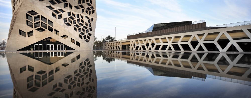 Bicentennial Civic Center / Lucio Morini + GGMPU Arquitectos