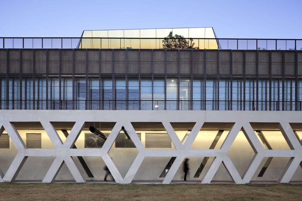 Bicentennial Civic Center / Lucio Morini + GGMPU Arquitectos