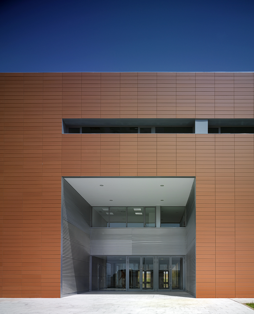 Technology Center of the Extremadura University / Fernández del Castillo Arquitectos