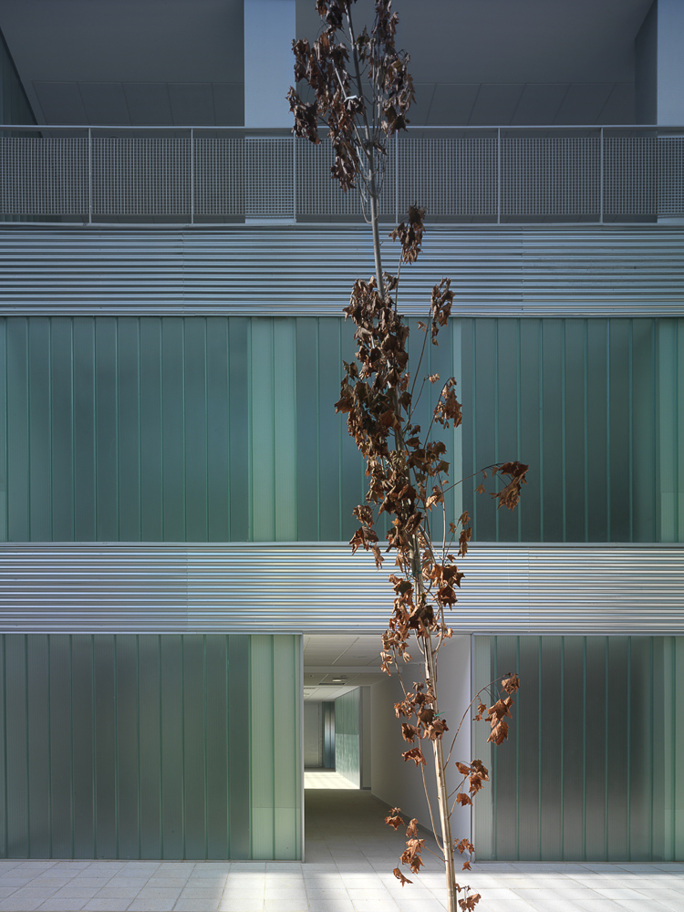 Technology Center of the Extremadura University / Fernández del Castillo Arquitectos