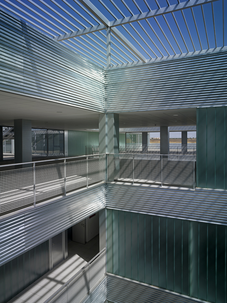 Technology Center of the Extremadura University / Fernández del Castillo Arquitectos