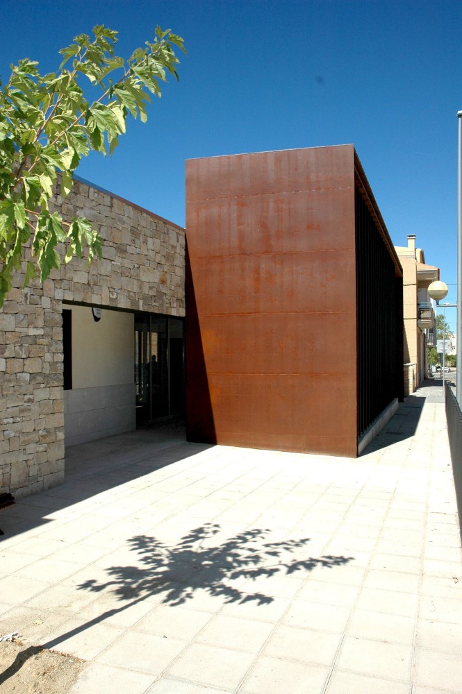 La Fatarella School / Héctor Jala & Mònica Moreno